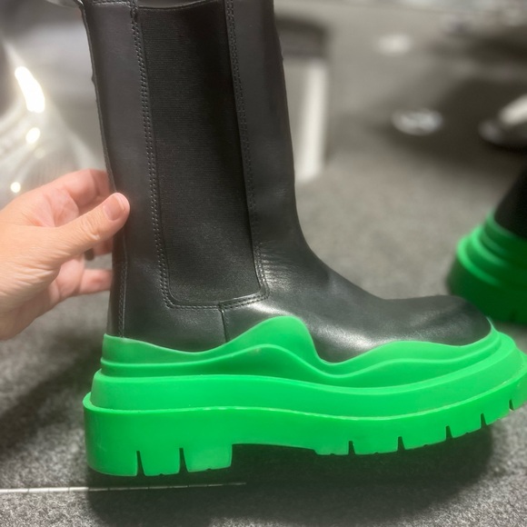 Bottega Veneta Tire Chelsea Boot - Picture 2 of 7